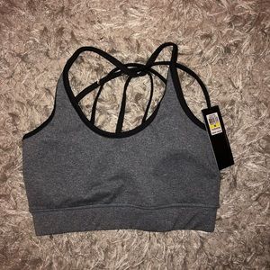 Jessica Simpson’s “the warmup” sports bra